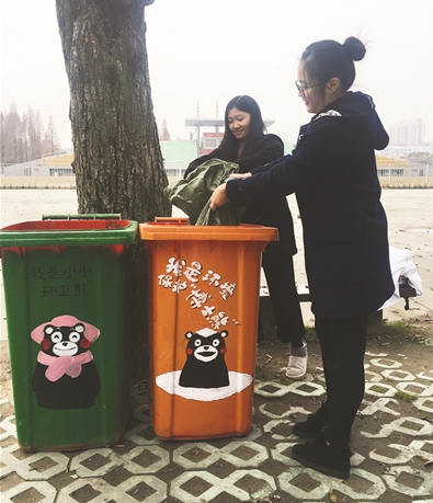 超可愛的校園垃圾桶，引人注意