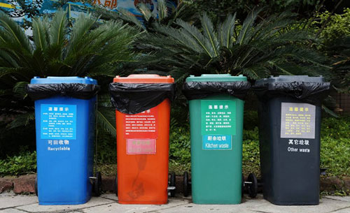 實(shí)行分類數(shù)十年，廈門居民仍對(duì)分類垃圾桶“分不清”？