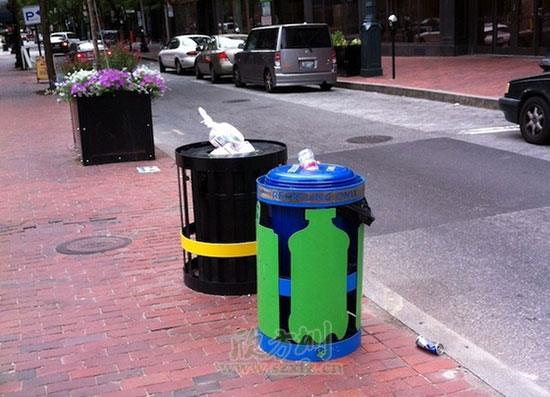 拾金不昧好品德，垃圾桶旁撿萬元巨款如數(shù)歸還