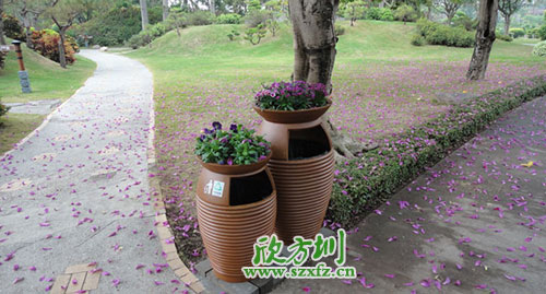  園林景區(qū)環(huán)保的選擇，玻璃鋼帶花盆垃圾桶